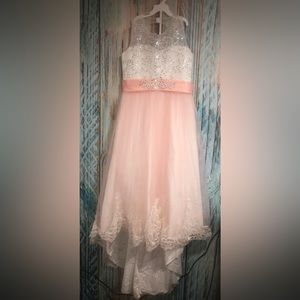 Beautiful Pink & White Floral Beaded Lace Flowing Corset Back Gown/Dress W/ Bows